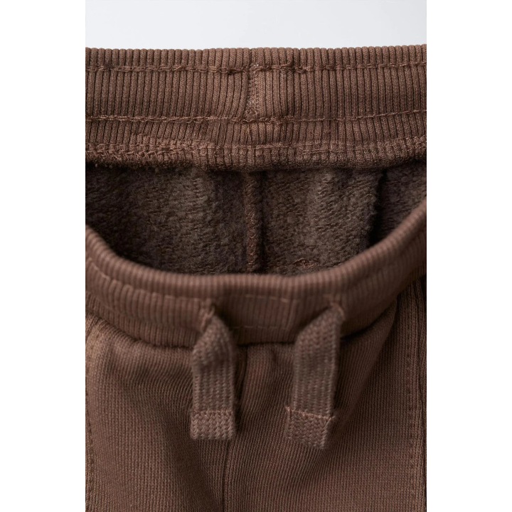 Джоггеры в гармент-тоне с деталями шва