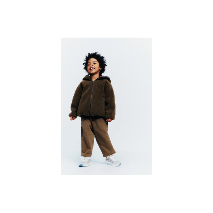 БРЮКИ ПРЯМОГО КРОЯ ИЗ МЯГКОЙ ТКАНИ С ЛОГОТИПОМ