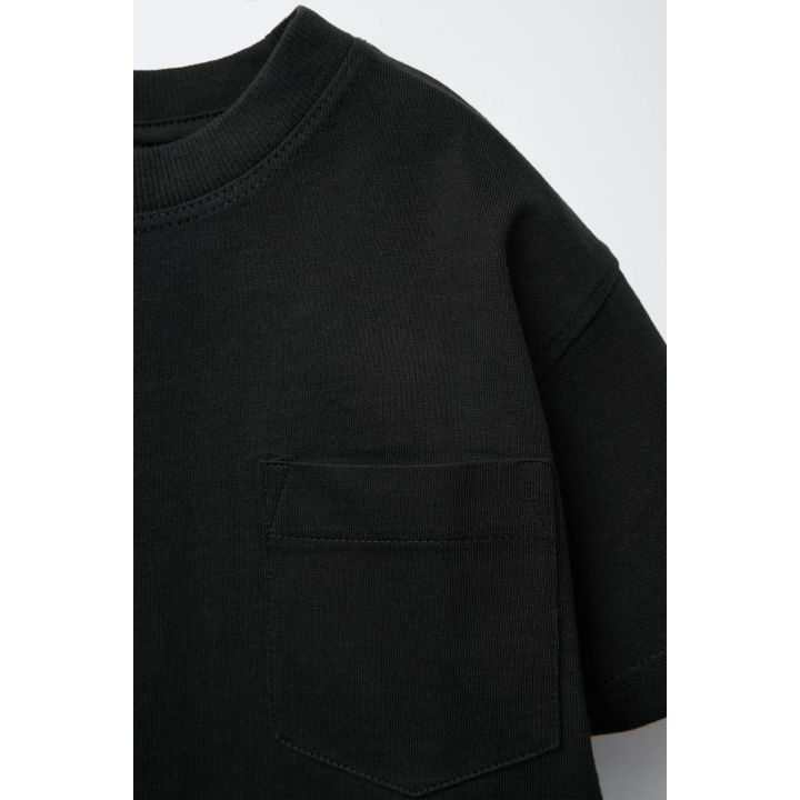 ОДНОТОННАЯ ФУТБОЛКА С КАРМАНОМ