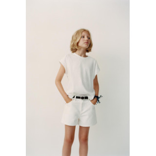 ДЖИНСОВЫЕ ШОРТЫ С ЦВЕТОЧНОЙ ВЫШИВКОЙ