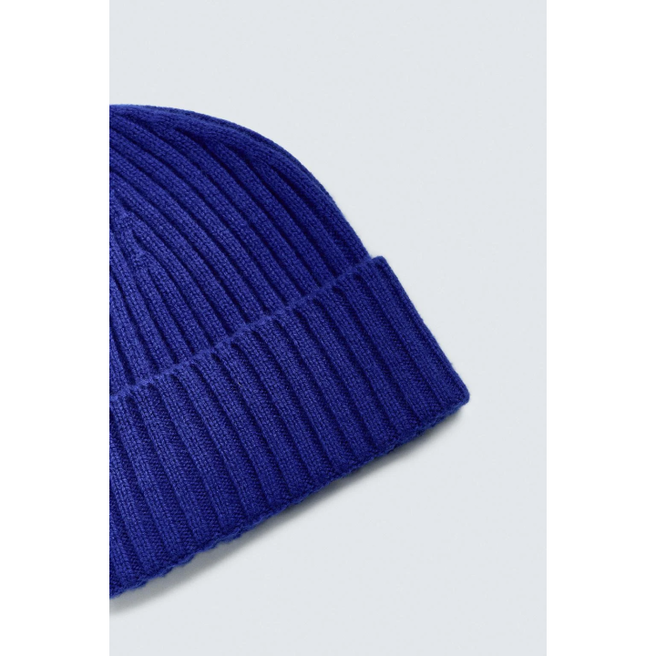 Шапка из вязаного шерстяного микса