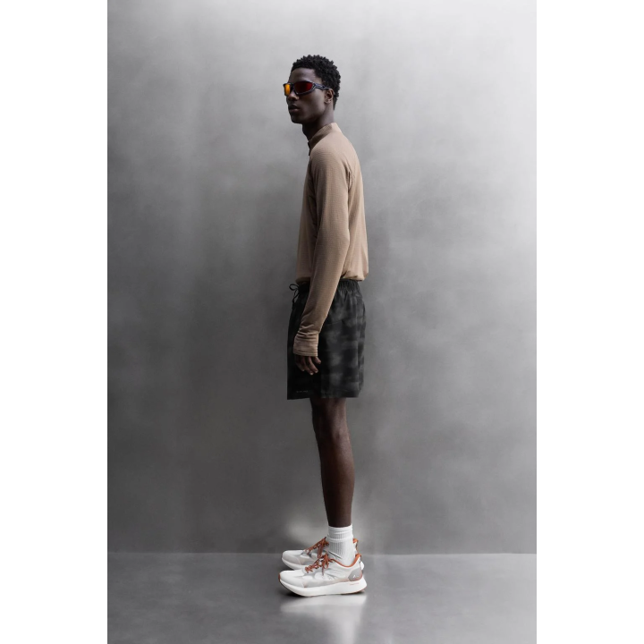 ПЕРФОРИРОВАННЫЕ ШОРТЫ ДЛЯ БЕГА