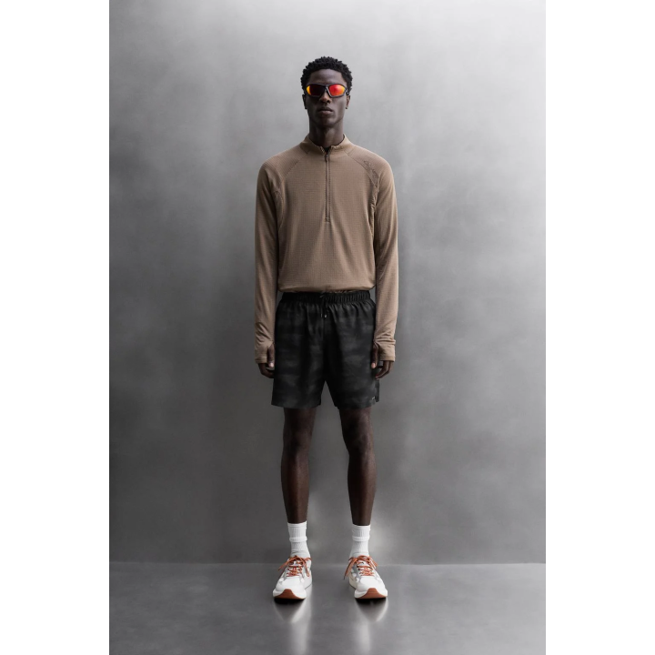 ПЕРФОРИРОВАННЫЕ ШОРТЫ ДЛЯ БЕГА