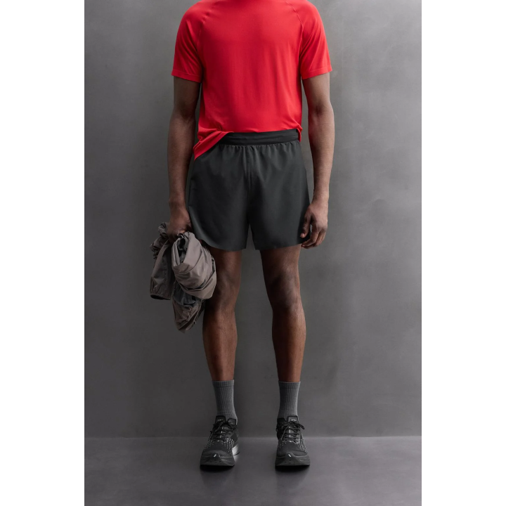 КОРОТКИЕ СПОРТИВНЫЕ ШОРТЫ С ЦВЕТНЫМИ БЛОКАМИ