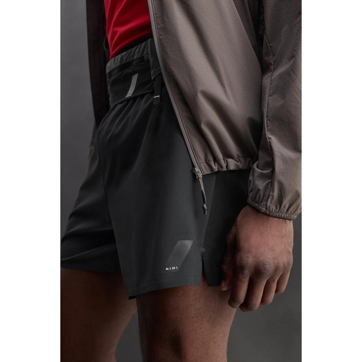 КОРОТКИЕ СПОРТИВНЫЕ ШОРТЫ С ЦВЕТНЫМИ БЛОКАМИ