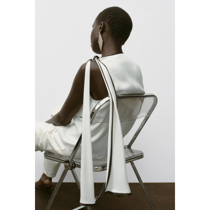 АТЛАСНЫЙ ТОП С БАНТОМ И КОНТРАСТНОЙ ОТДЕЛКОЙ