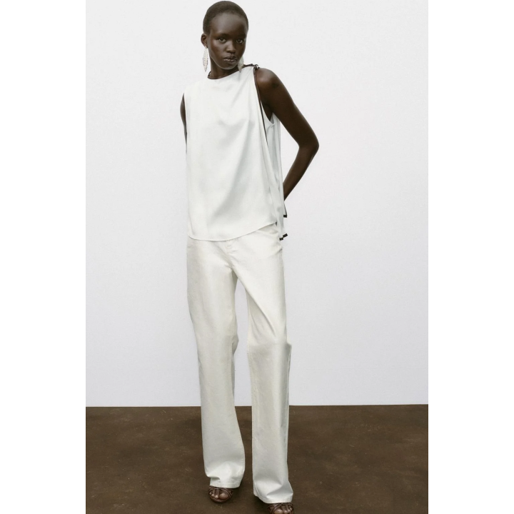 АТЛАСНЫЙ ТОП С БАНТОМ И КОНТРАСТНОЙ ОТДЕЛКОЙ