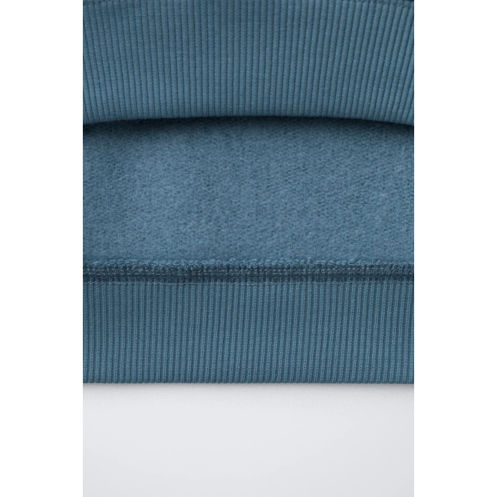 Костюм из джоггеров с обтяжкой и брюками с манжетами