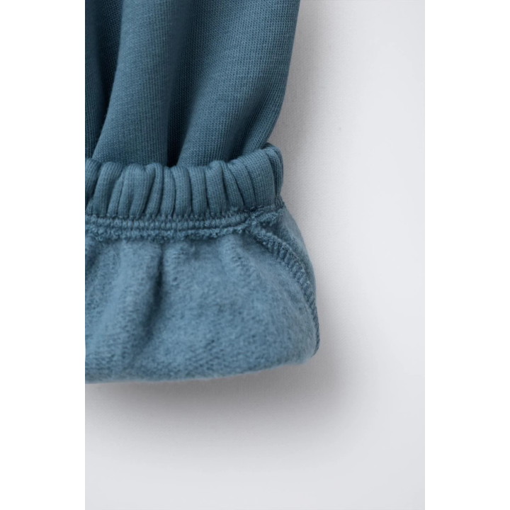 Костюм из джоггеров с обтяжкой и брюками с манжетами