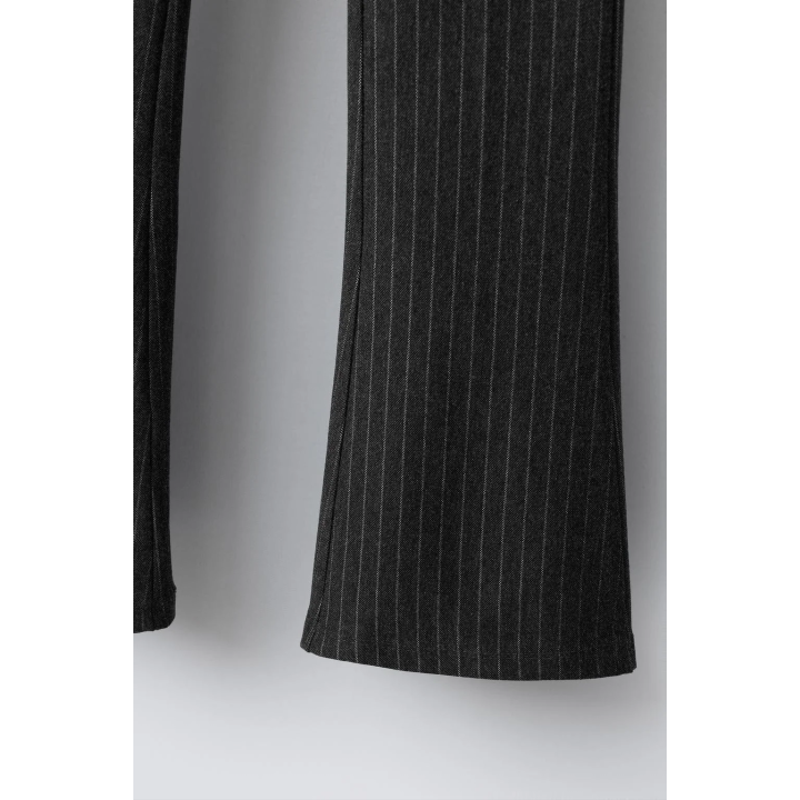 БРЮКИ-КЛЕШ В ТОНКУЮ ПОЛОСКУ