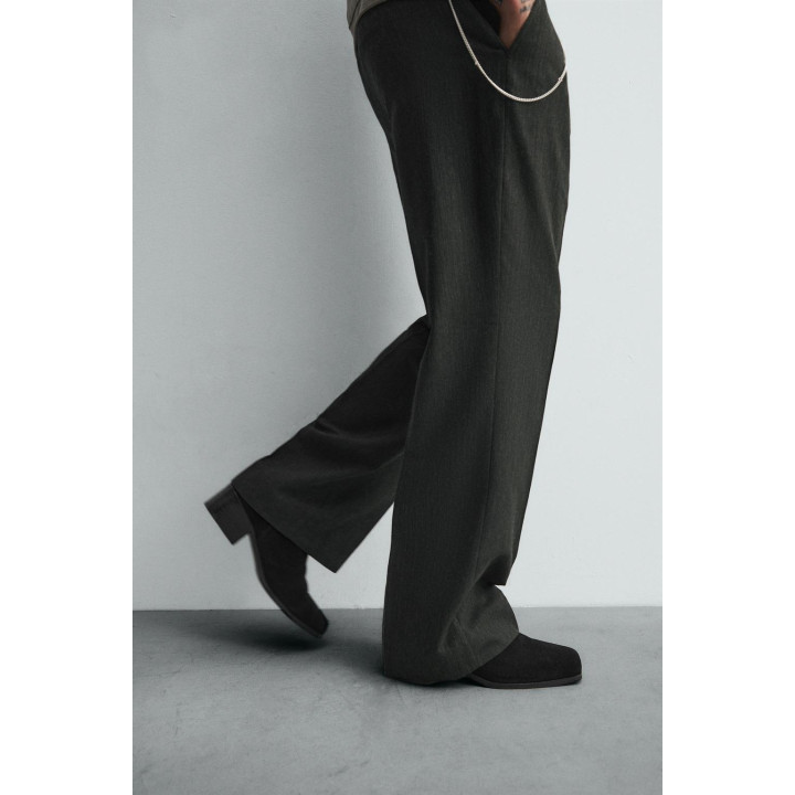 Кожаные сапоги на каблуке из ограниченной коллекции