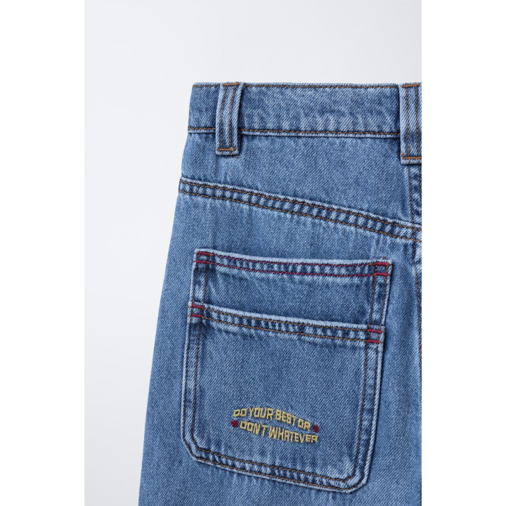 ДЖИНСЫ СВОБОДНОГО КРОЯ С ВЫШИВКОЙ