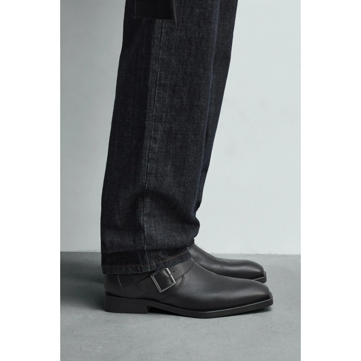 УКОРОЧЕННЫЙ ПРИТАЛЕННЫЙ БЛЕЙЗЕР