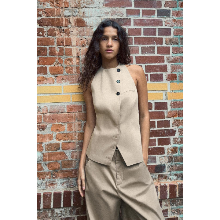 ТОП-ЖИЛЕТ С ОТКРЫТОЙ СПИНОЙ