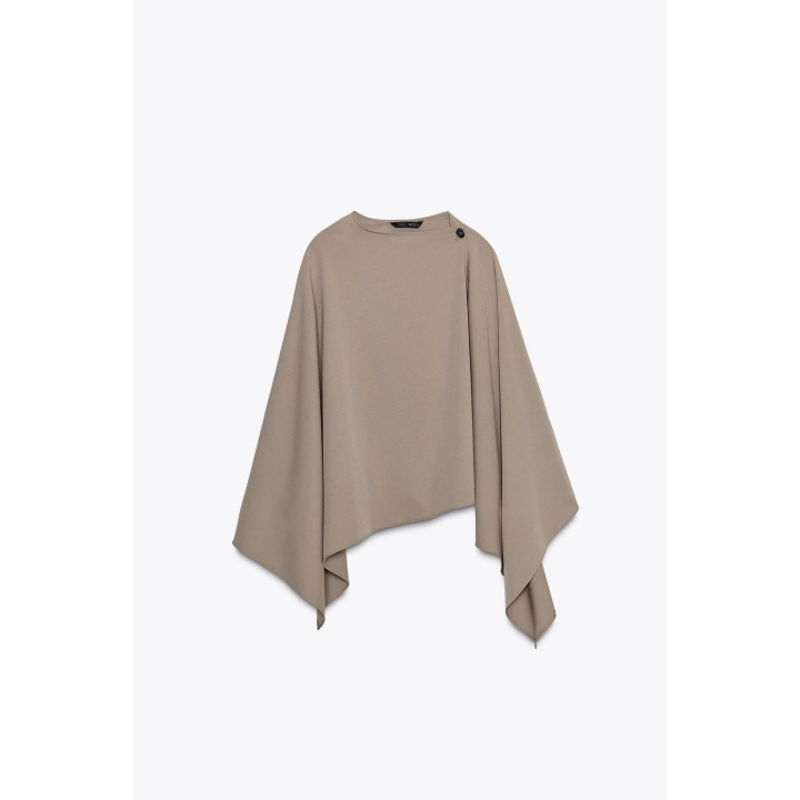 АСИММЕТРИЧНАЯ НАКИДКА С ПУГОВИЦЕЙ