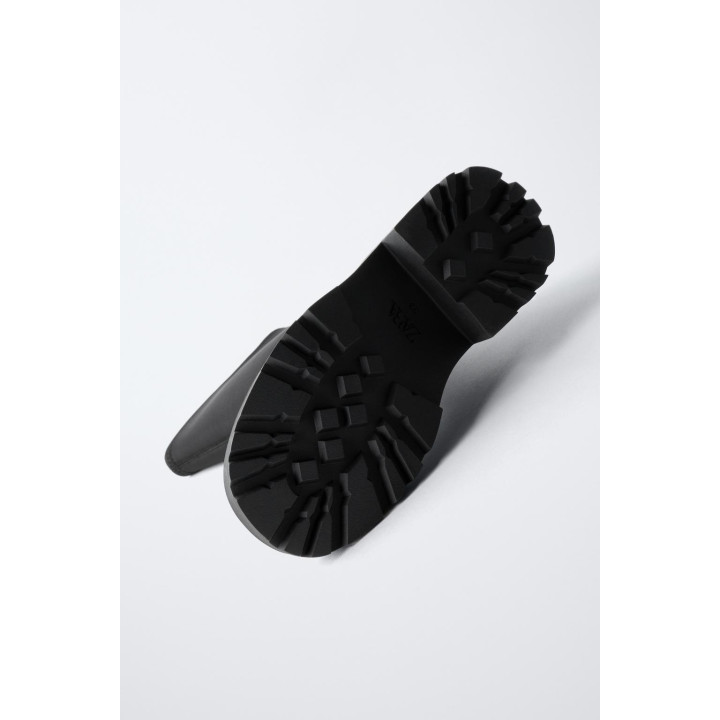 ВЫСОКИЕ БОТИНКИ-НОСКИ