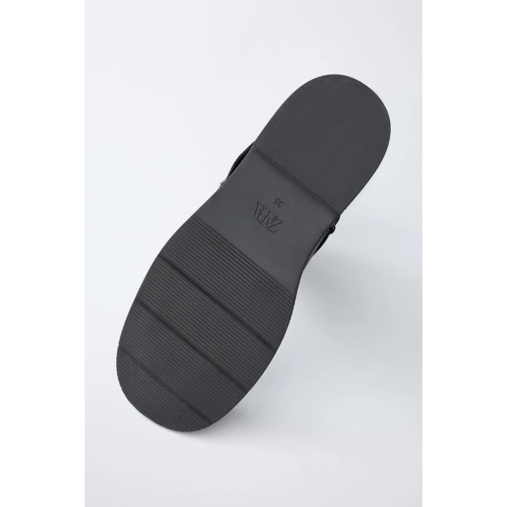 КОЖАНЫЕ БОТИНКИ С ПРЯЖКАМИ