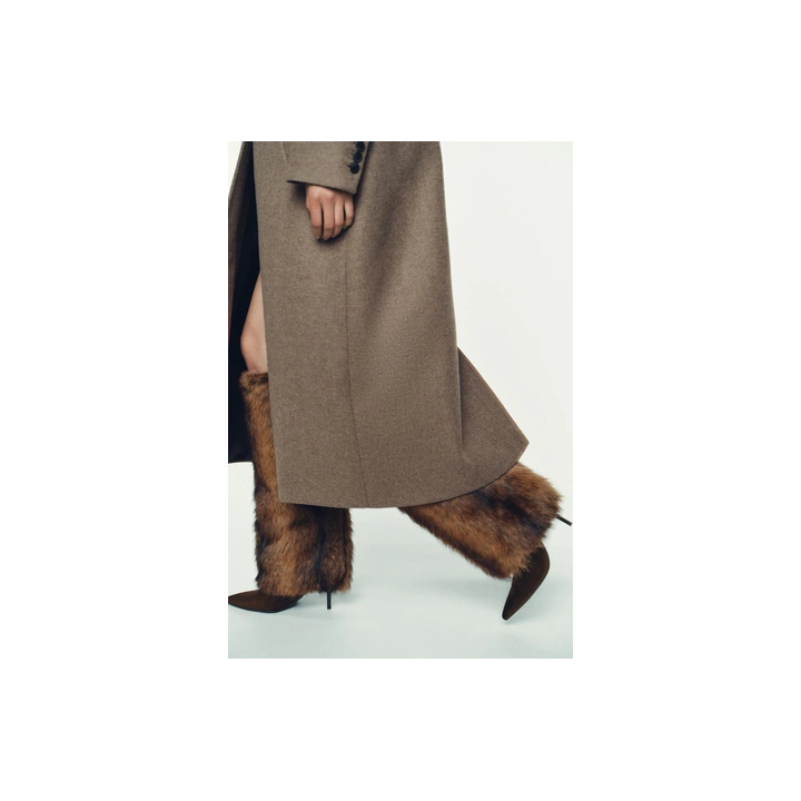 САПОГИ ИЗ ИСКУССТВЕННОГО МЕХА НА КАБЛУКЕ