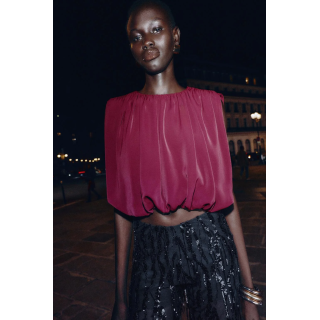 Топ с драпировкой и объемным низом