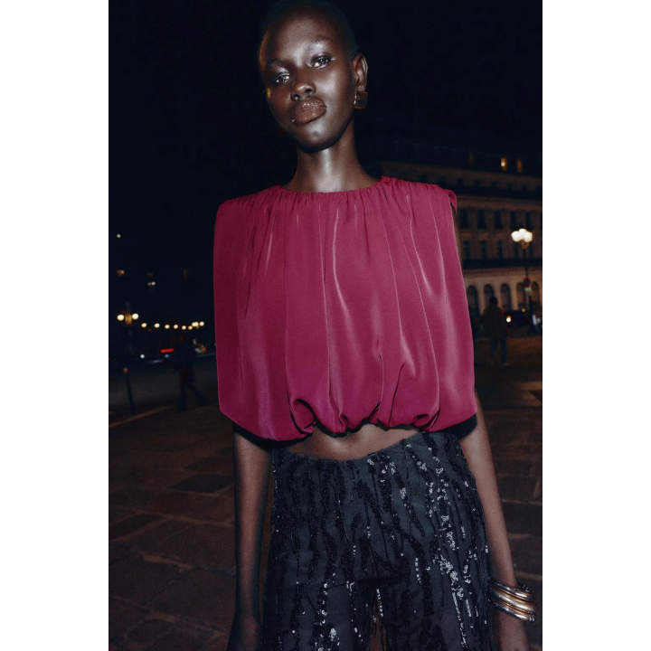 Топ с драпировкой и объемным низом