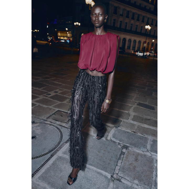 Топ с драпировкой и объемным низом