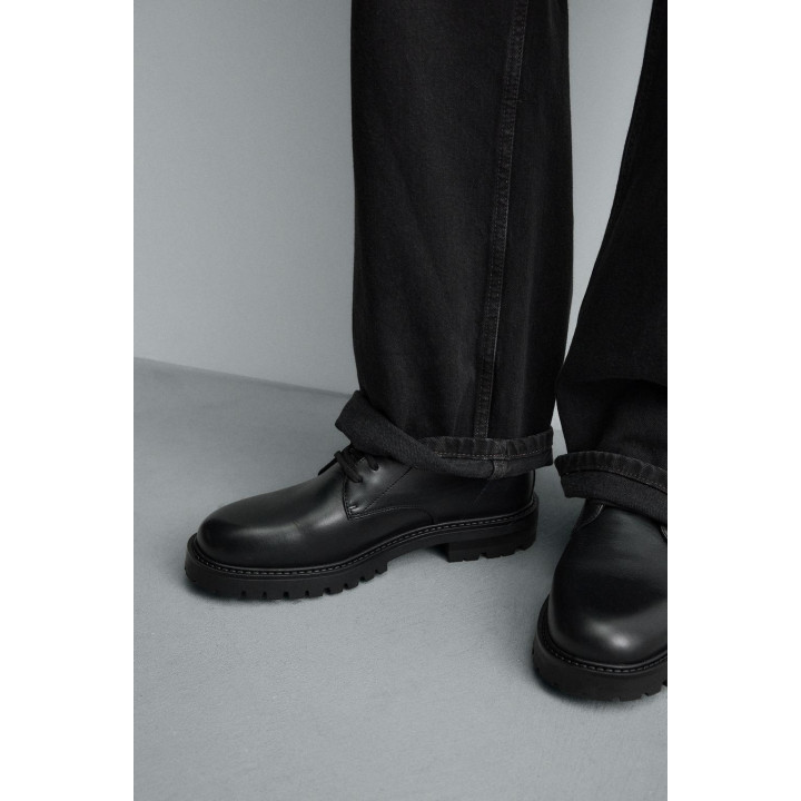 Кожаные ботинки на шнуровке