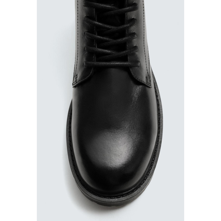 Кожаные ботинки на шнуровке