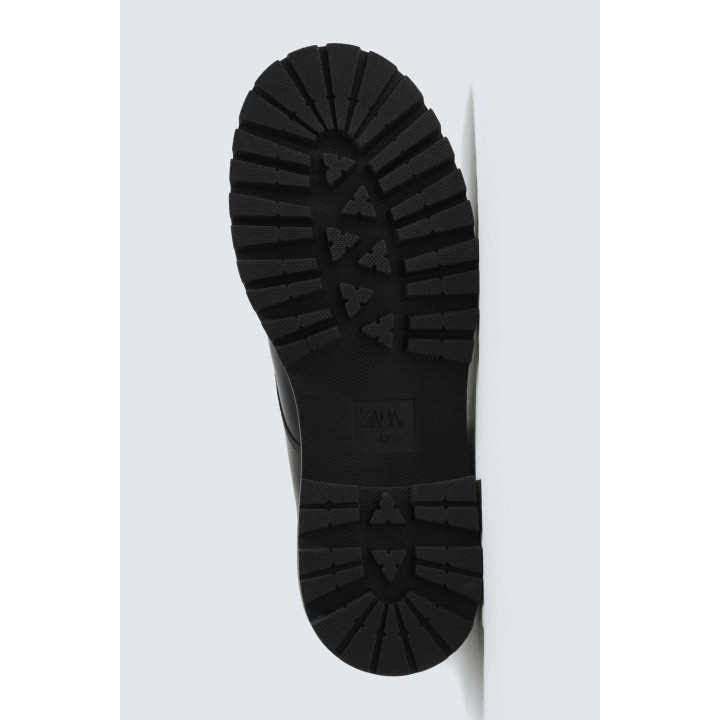 Кожаные ботинки на шнуровке