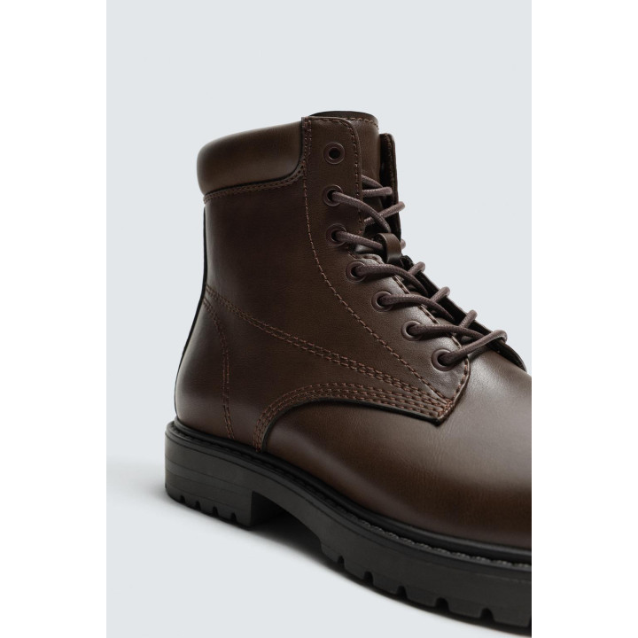 БОТИНКИ СО ШНУРОВКОЙ НА ОБЪЕМНОЙ ПОДОШВЕ