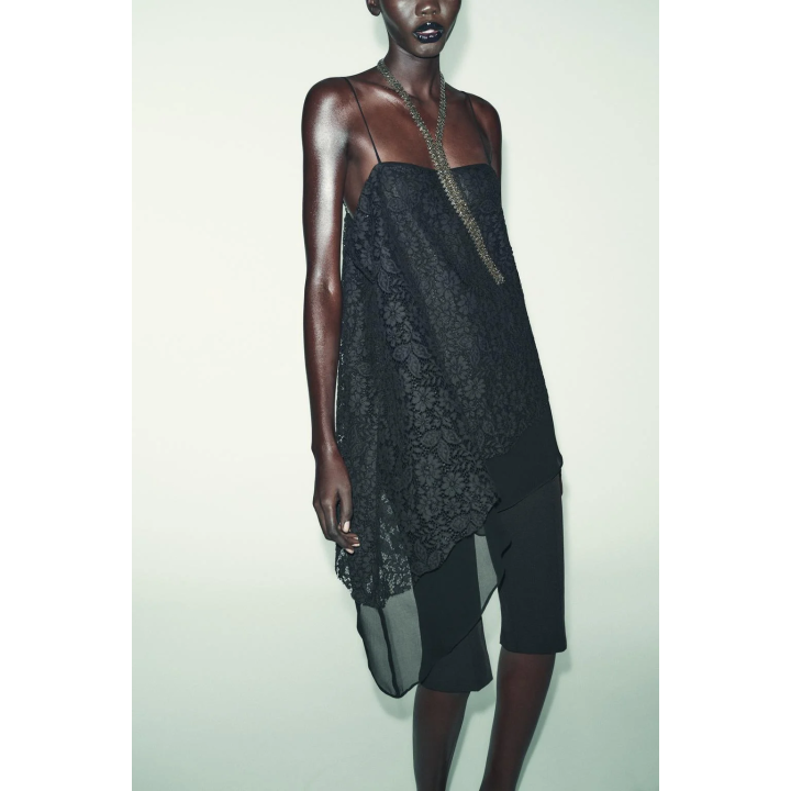 ДЛИННЫЙ АСИММЕТРИЧНЫЙ КРУЖЕВНОЙ ТОП