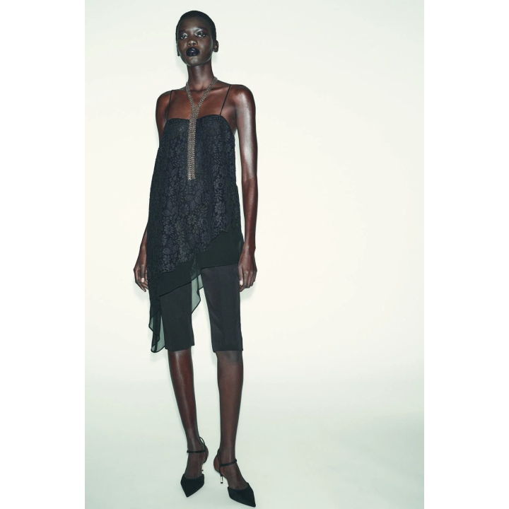 ДЛИННЫЙ АСИММЕТРИЧНЫЙ КРУЖЕВНОЙ ТОП