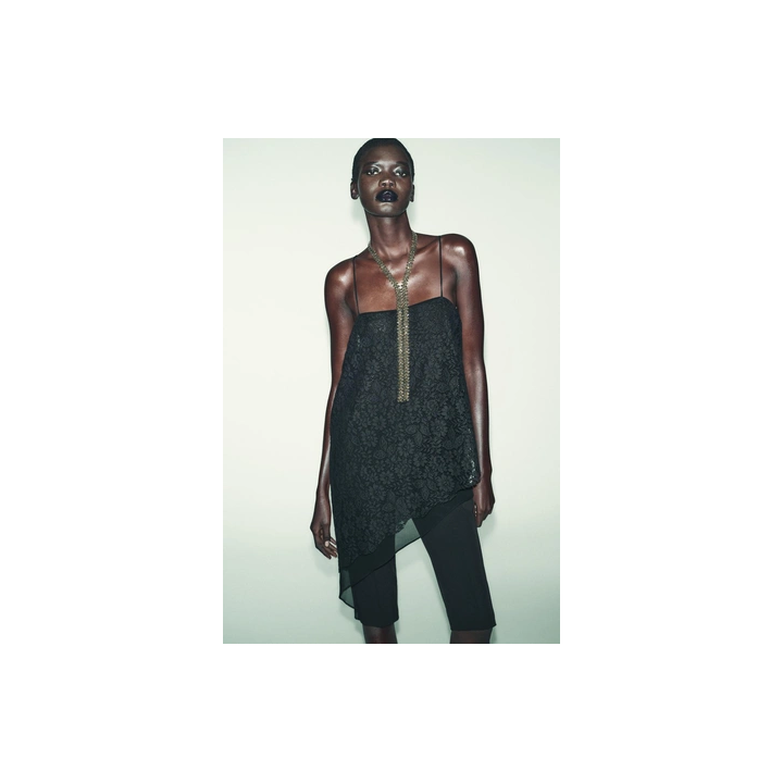 ДЛИННЫЙ АСИММЕТРИЧНЫЙ КРУЖЕВНОЙ ТОП