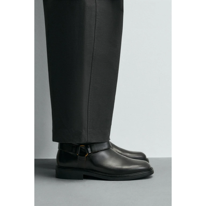 Кожаные ботинки с лямкой