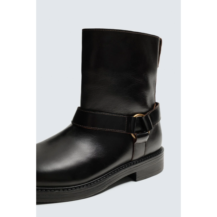 Кожаные ботинки с лямкой