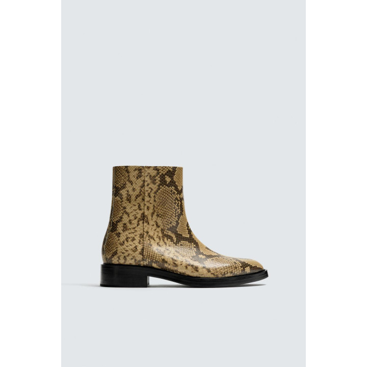 КОЖАНЫЕ САПОГИ С АНИМАЛИСТИЧЕСКИМ УЗОРОМ