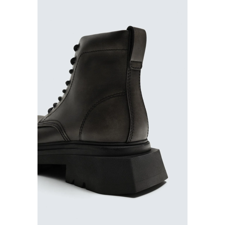 БОРЦЫ СО ШНУРОВКОЙ НА ОБЪЕМНОЙ ПОДОШВЕ С ЭФФЕКТОМ ПОТЕРТОСТИ