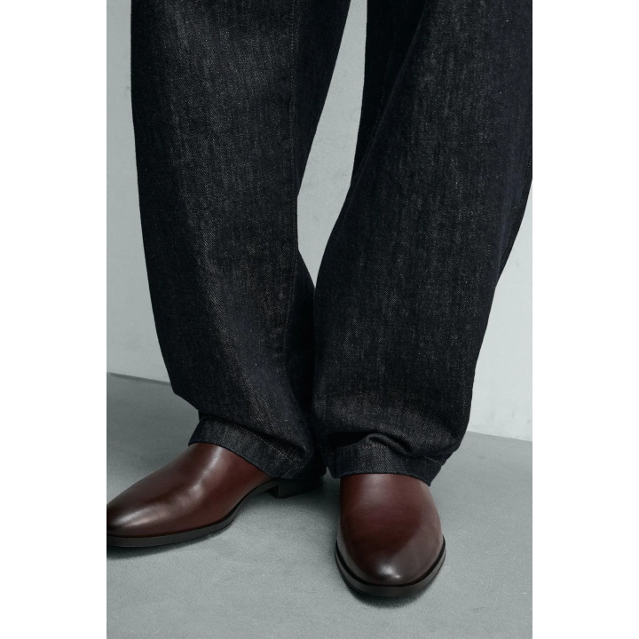 БОТИНКИ ЧЕЛСИ С ОСТРЫМ НОСОМ