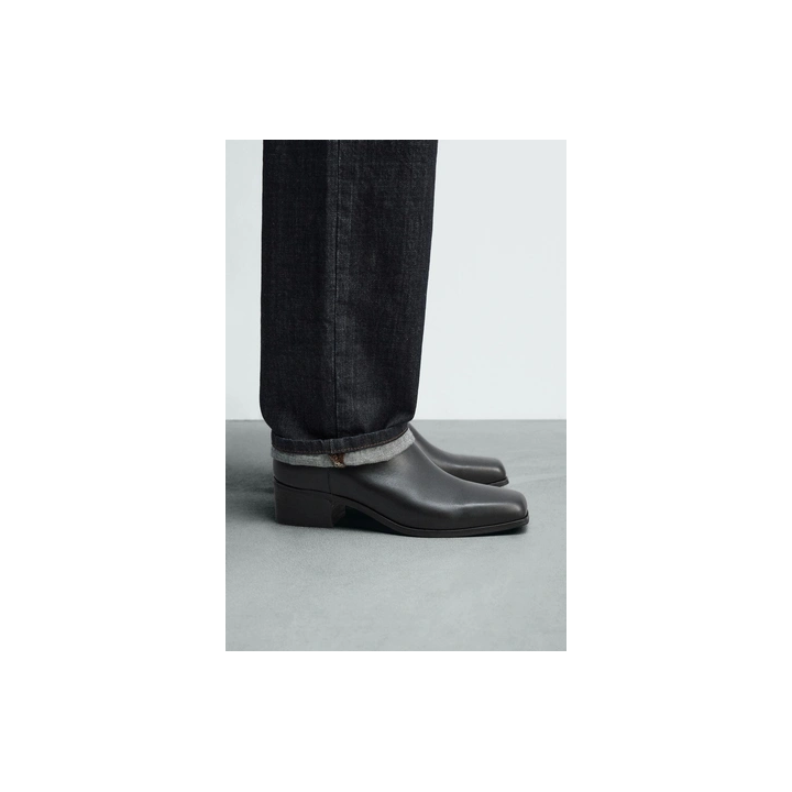 Кожаные ботильоны на каблуке