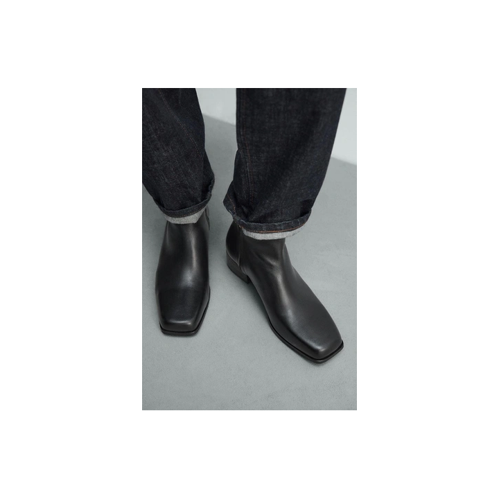 Кожаные ботильоны на каблуке