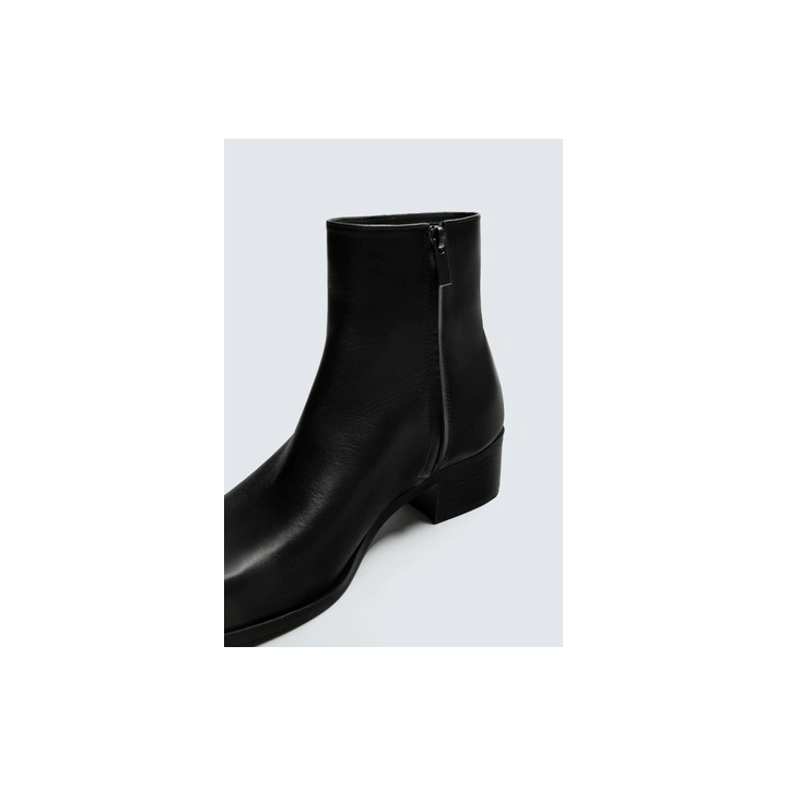 Кожаные ботильоны на каблуке