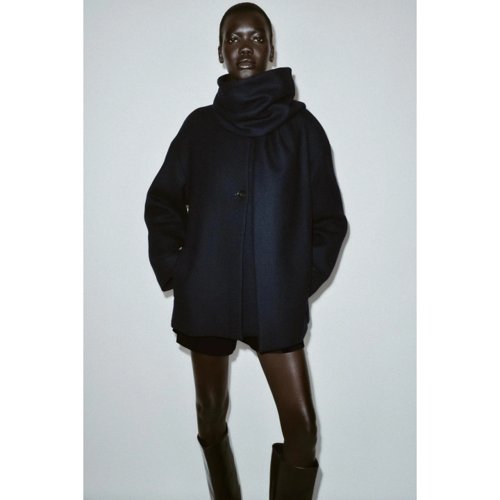 КОРОТКОЕ ПАЛЬТО ИЗ СМЕСОВОЙ ШЕРСТИ С ШАРФОМ