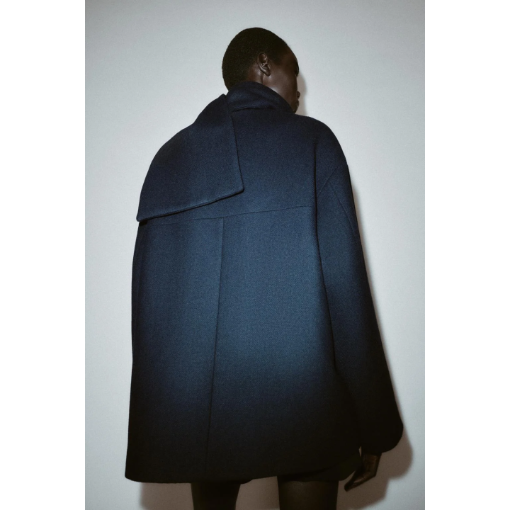 КОРОТКОЕ ПАЛЬТО ИЗ СМЕСОВОЙ ШЕРСТИ С ШАРФОМ