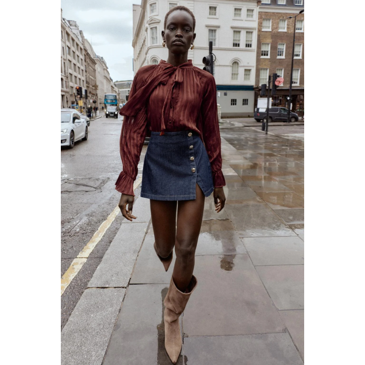 КОРОТКОЕ ПАЛЬТО ИЗ СМЕСОВОЙ ШЕРСТИ С ШАРФОМ