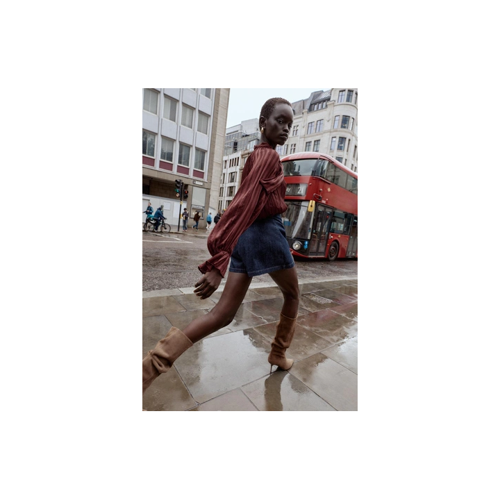 КОРОТКОЕ ПАЛЬТО ИЗ СМЕСОВОЙ ШЕРСТИ С ШАРФОМ