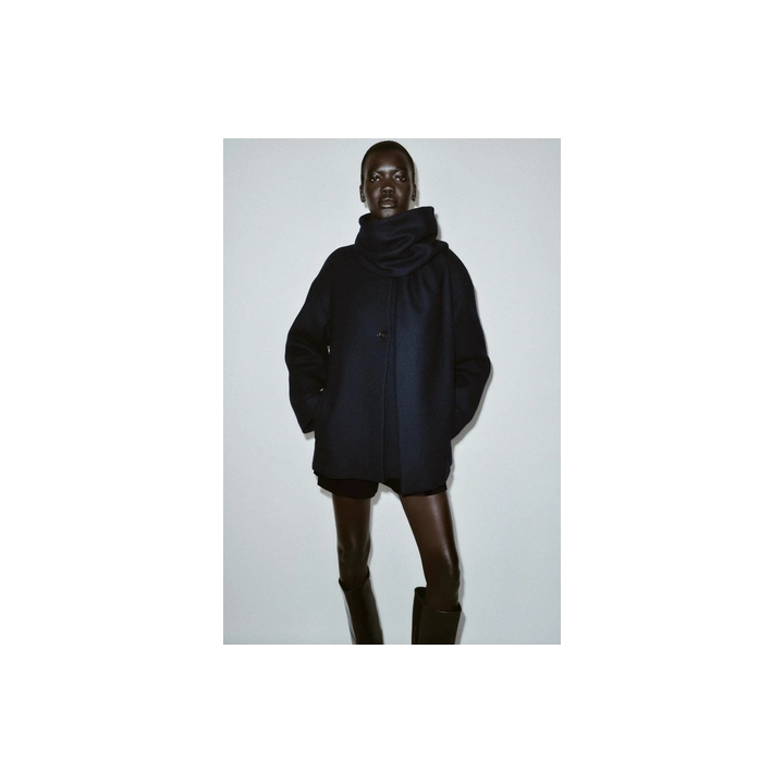 КОРОТКОЕ ПАЛЬТО ИЗ СМЕСОВОЙ ШЕРСТИ С ШАРФОМ