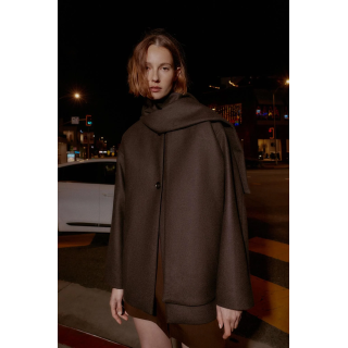 КОРОТКОЕ ПАЛЬТО ИЗ СМЕСОВОЙ ШЕРСТИ С ШАРФОМ