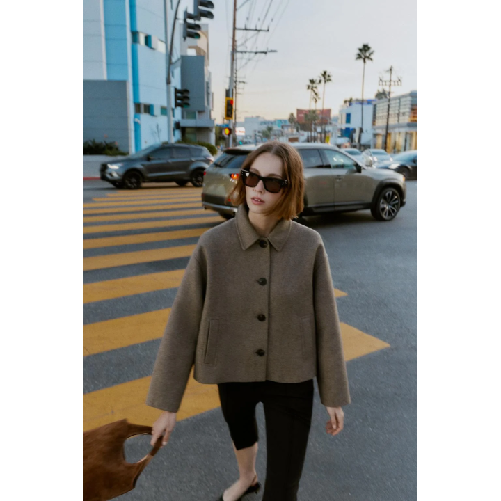 КОРОТКОЕ ПАЛЬТО ИЗ СМЕСОВОЙ ШЕРСТИ