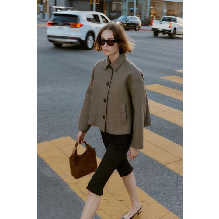 КОРОТКОЕ ПАЛЬТО ИЗ СМЕСОВОЙ ШЕРСТИ