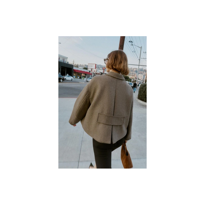 КОРОТКОЕ ПАЛЬТО ИЗ СМЕСОВОЙ ШЕРСТИ