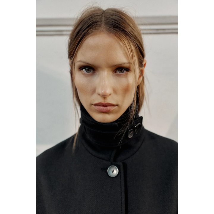 КОРОТКОЕ ПАЛЬТО ИЗ СМЕСОВОЙ ШЕРСТИ С ВОРОТНИКОМ-СТОЙКОЙ